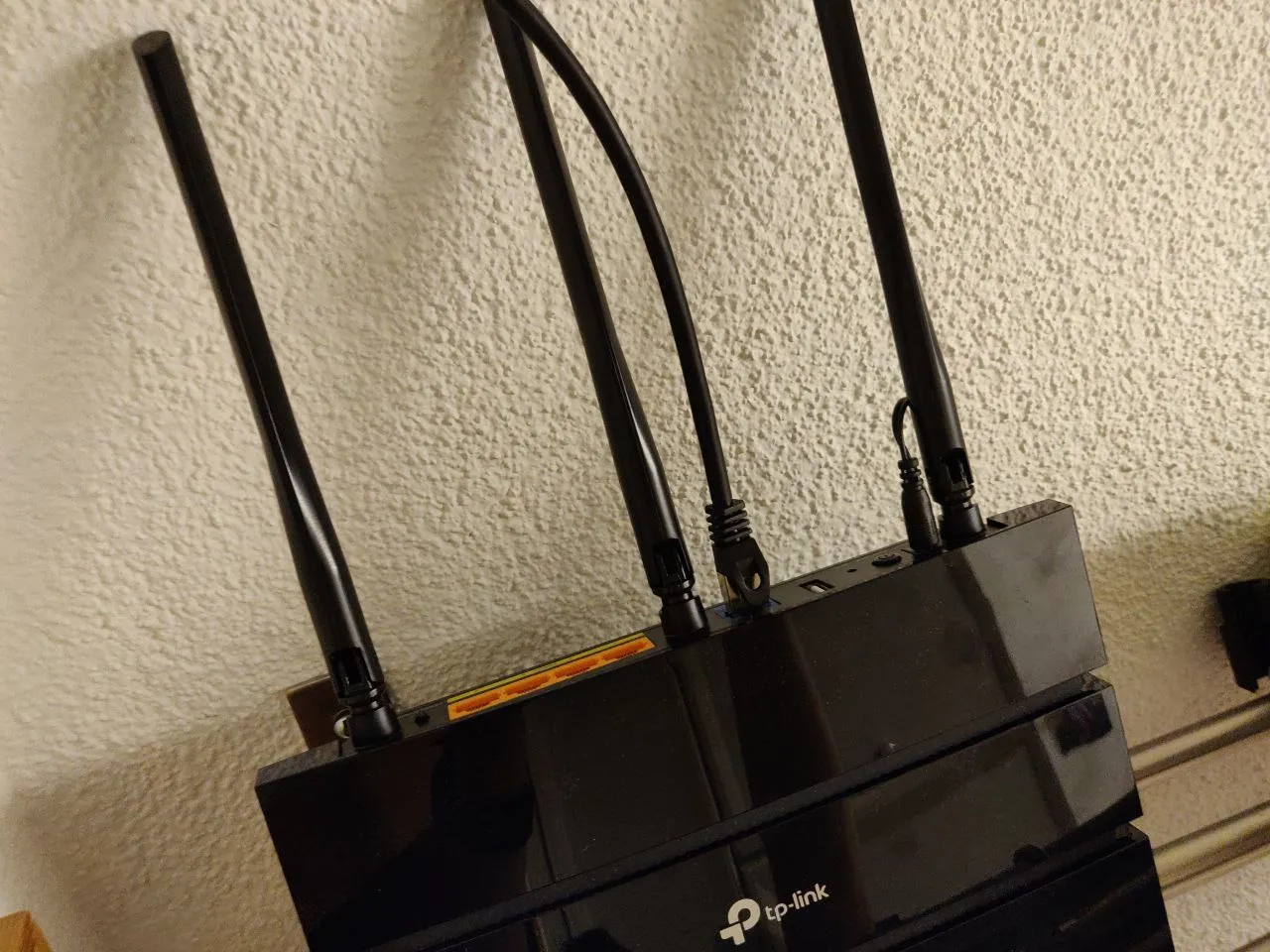 Extend a wireless lan with a OpenWRT router